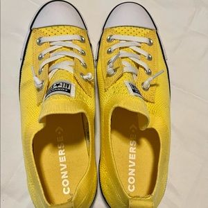 SUPER cute yellow Converse Chuck Taylor Knit All Star sneakers. Size 10.5.